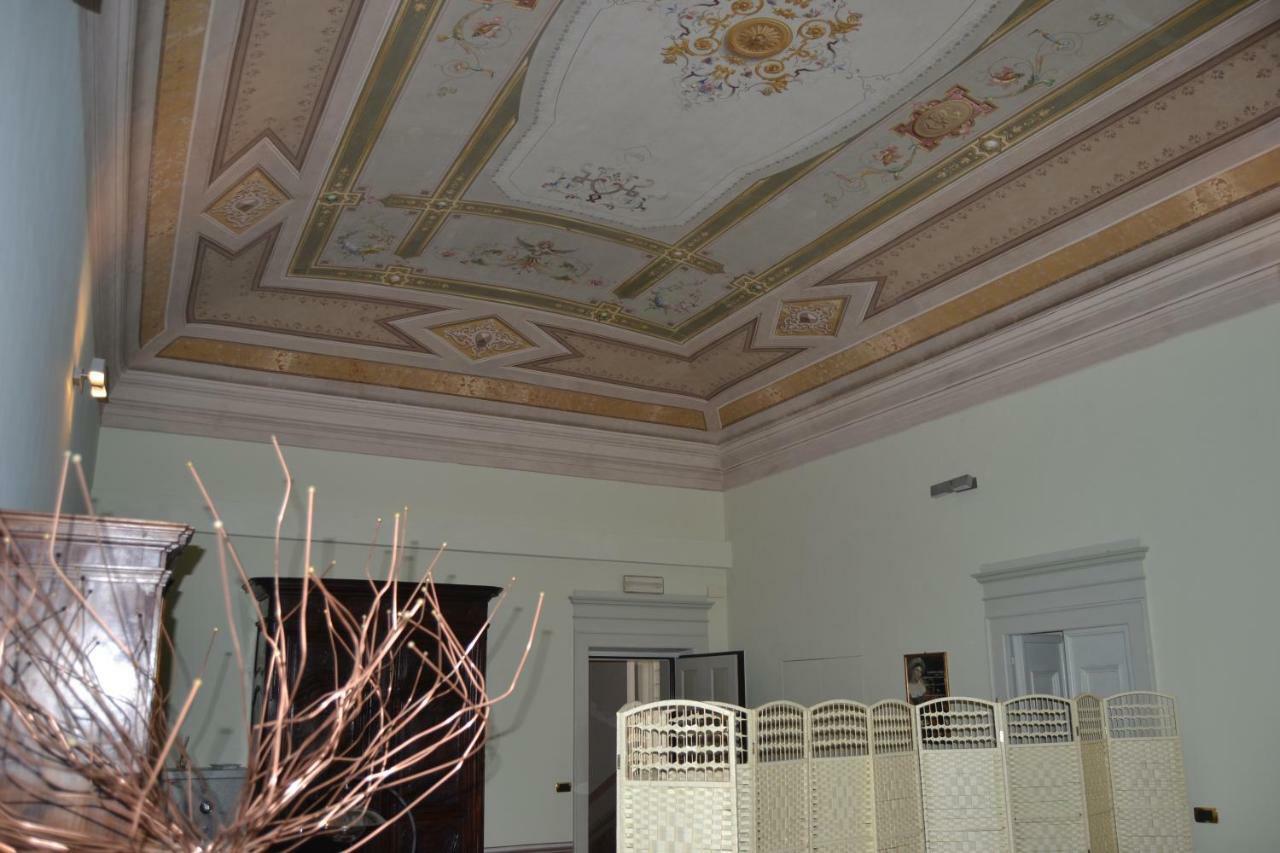 Отель Palazzo Roberti Монте-Сан-Джусто Экстерьер фото